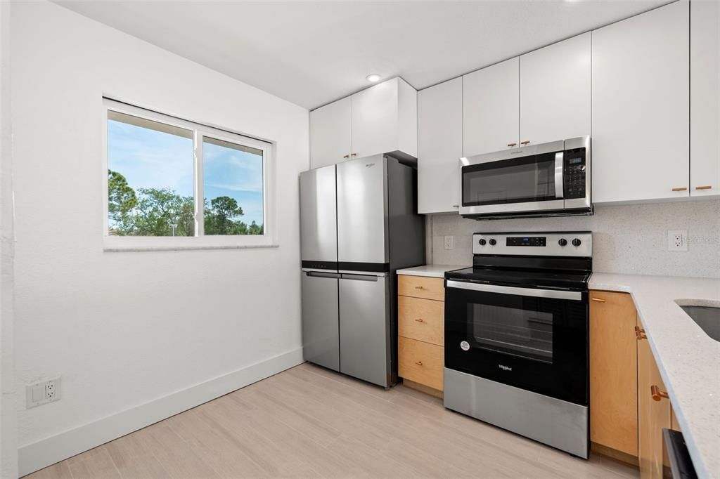 For Sale: $349,000 (2 beds, 2 baths, 1050 Square Feet)