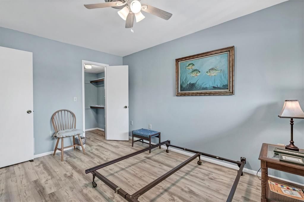 For Sale: $235,000 (2 beds, 2 baths, 1274 Square Feet)