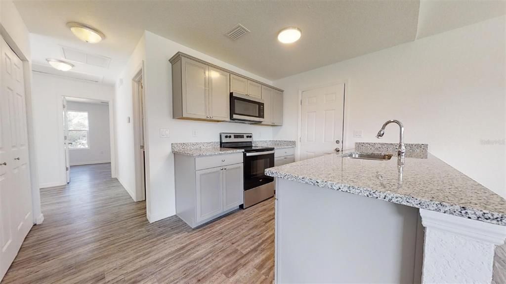 For Sale: $214,900 (3 beds, 2 baths, 1066 Square Feet)