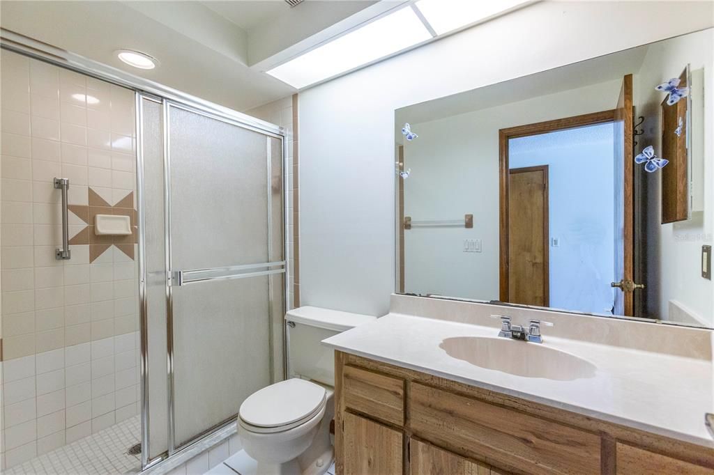 待售: $159,900 (2 贝兹, 2 浴室, 1460 平方英尺)