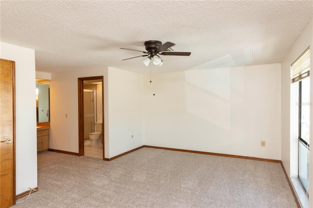 For Sale: $159,900 (2 beds, 2 baths, 1460 Square Feet)