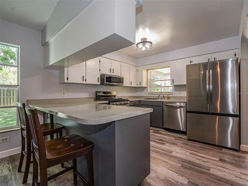 For Sale: $349,900 (3 beds, 2 baths, 1370 Square Feet)