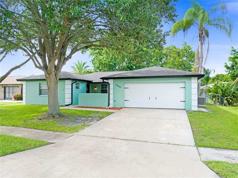 For Sale: $349,900 (3 beds, 2 baths, 1370 Square Feet)