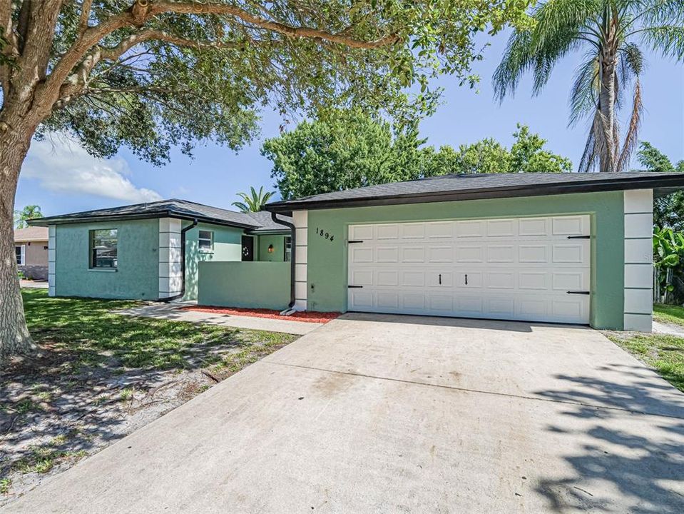 For Sale: $349,900 (3 beds, 2 baths, 1370 Square Feet)