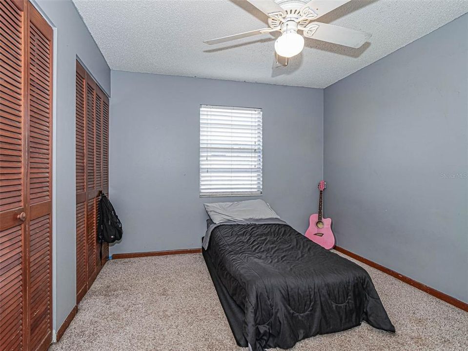 For Sale: $349,900 (3 beds, 2 baths, 1370 Square Feet)