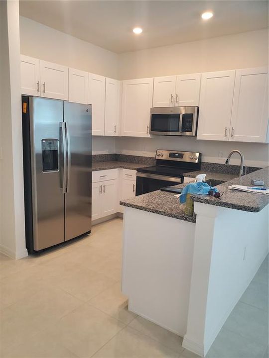 For Rent: $2,200 (3 beds, 2 baths, 1783 Square Feet)