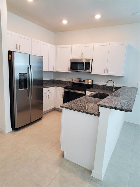 For Rent: $2,200 (3 beds, 2 baths, 1783 Square Feet)