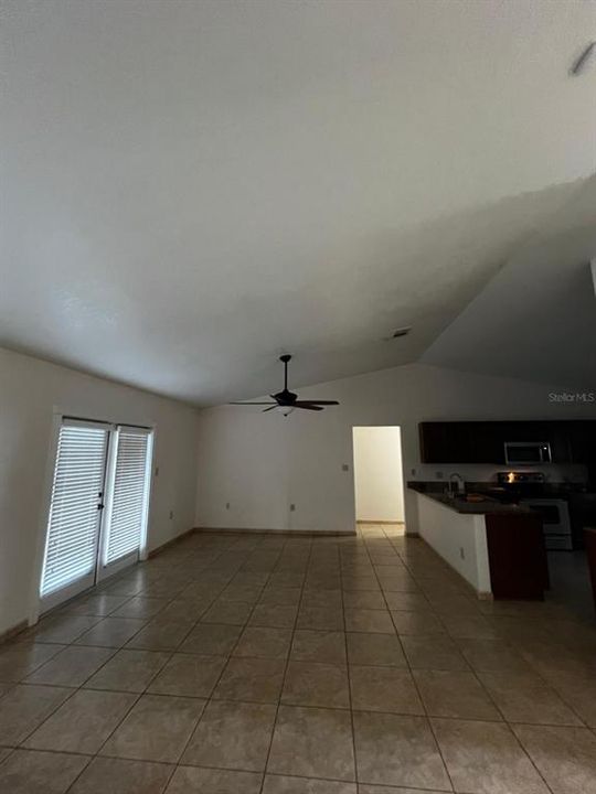 For Rent: $2,400 (3 beds, 2 baths, 1566 Square Feet)