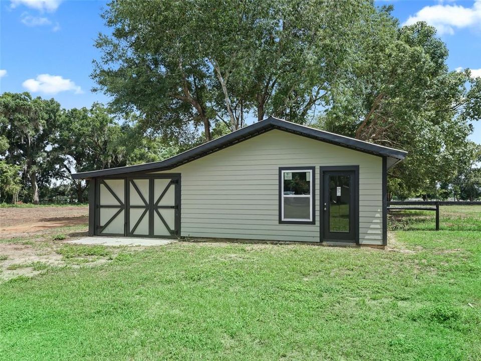 For Sale: $878,000 (3 beds, 2 baths, 1732 Square Feet)