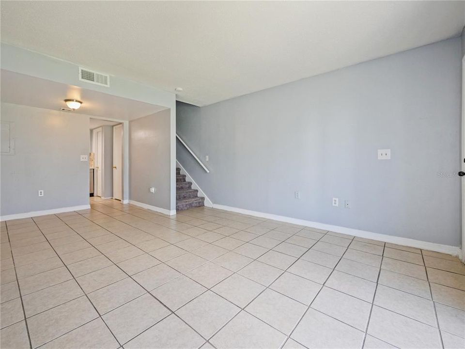 For Sale: $154,900 (1 beds, 1 baths, 765 Square Feet)