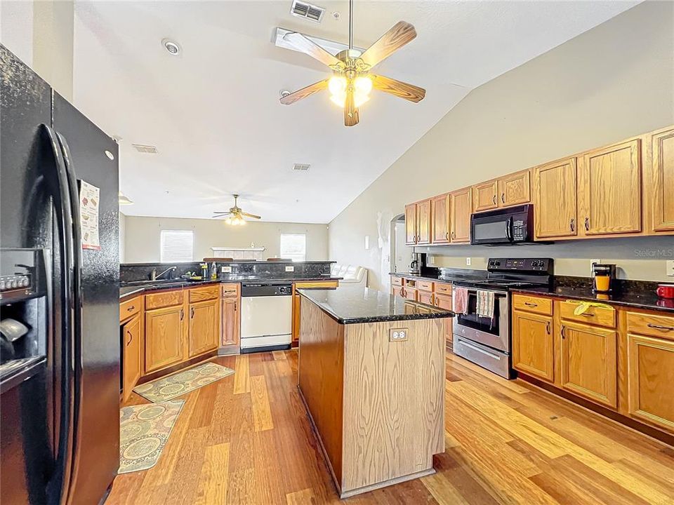 For Sale: $470,000 (4 beds, 2 baths, 2322 Square Feet)