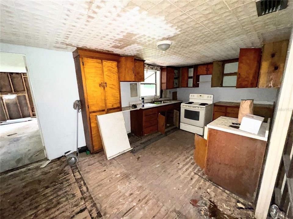 For Sale: $65,000 (4 beds, 2 baths, 1956 Square Feet)