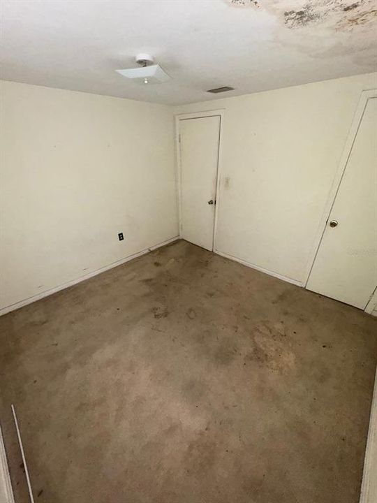 For Sale: $65,000 (4 beds, 2 baths, 1956 Square Feet)