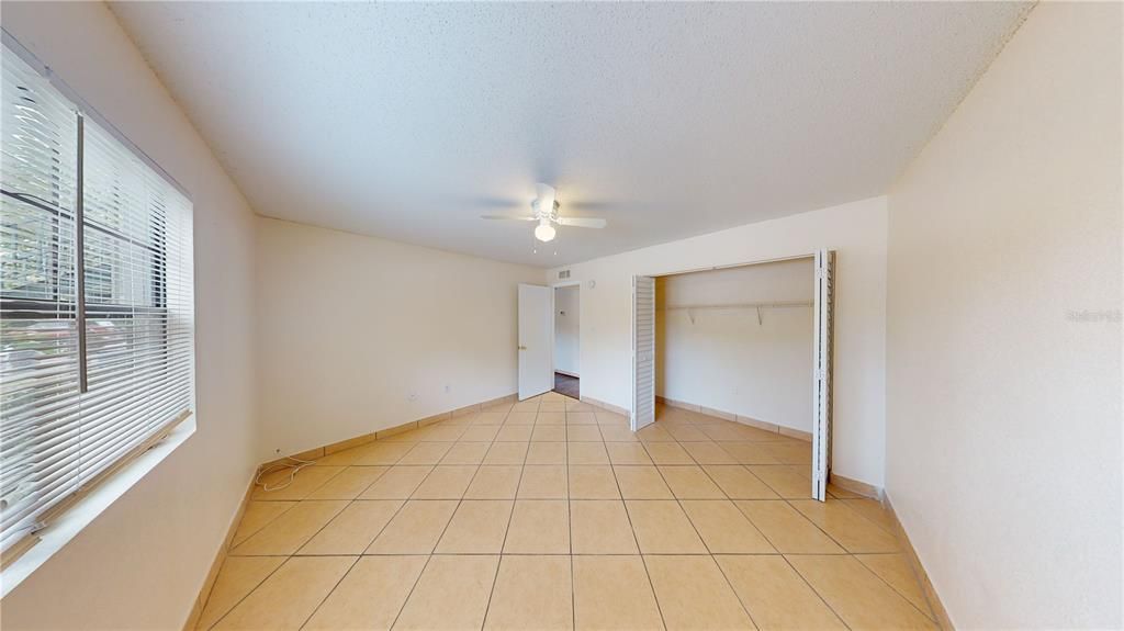 For Sale: $160,000 (2 beds, 1 baths, 899 Square Feet)