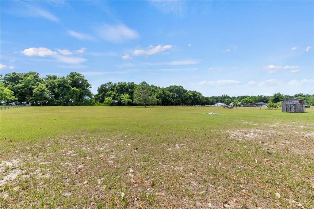 For Sale: $425,000 (3 beds, 2 baths, 1922 Square Feet)