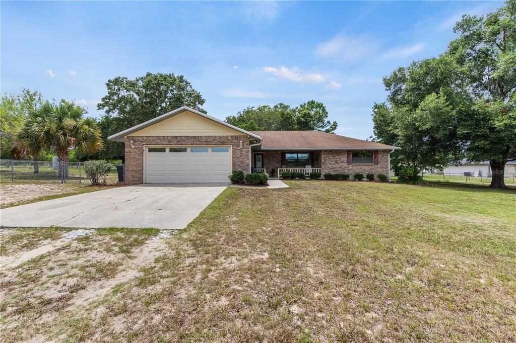 For Sale: $425,000 (3 beds, 2 baths, 1922 Square Feet)