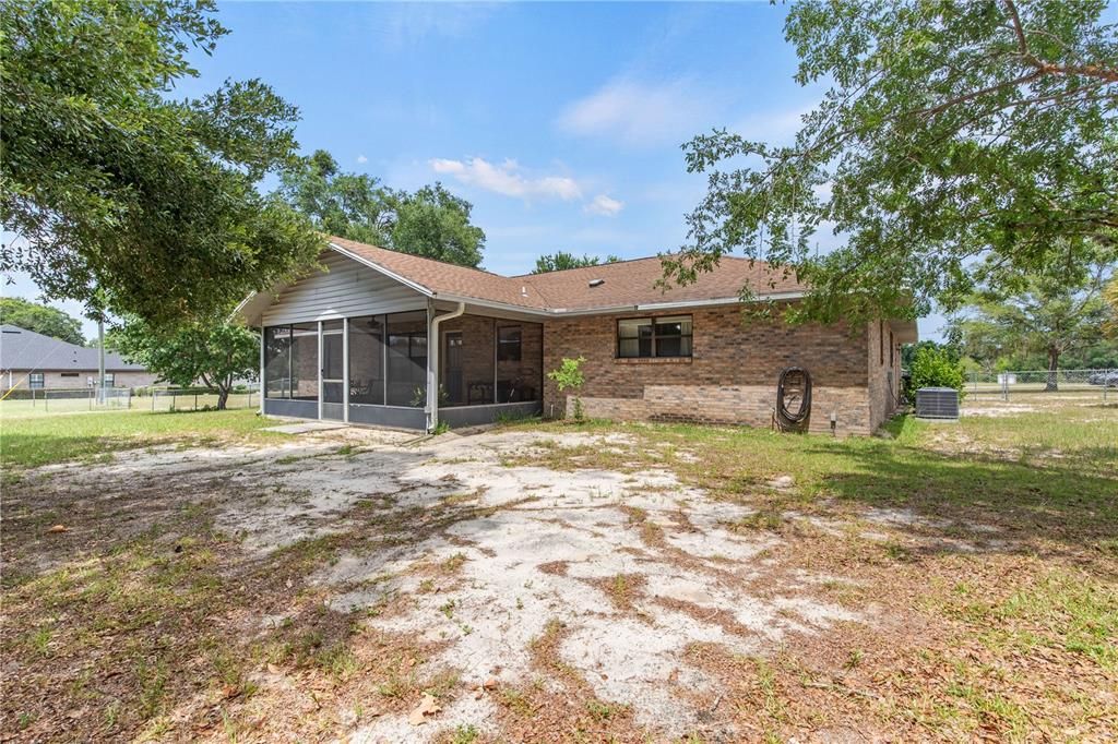 For Sale: $425,000 (3 beds, 2 baths, 1922 Square Feet)