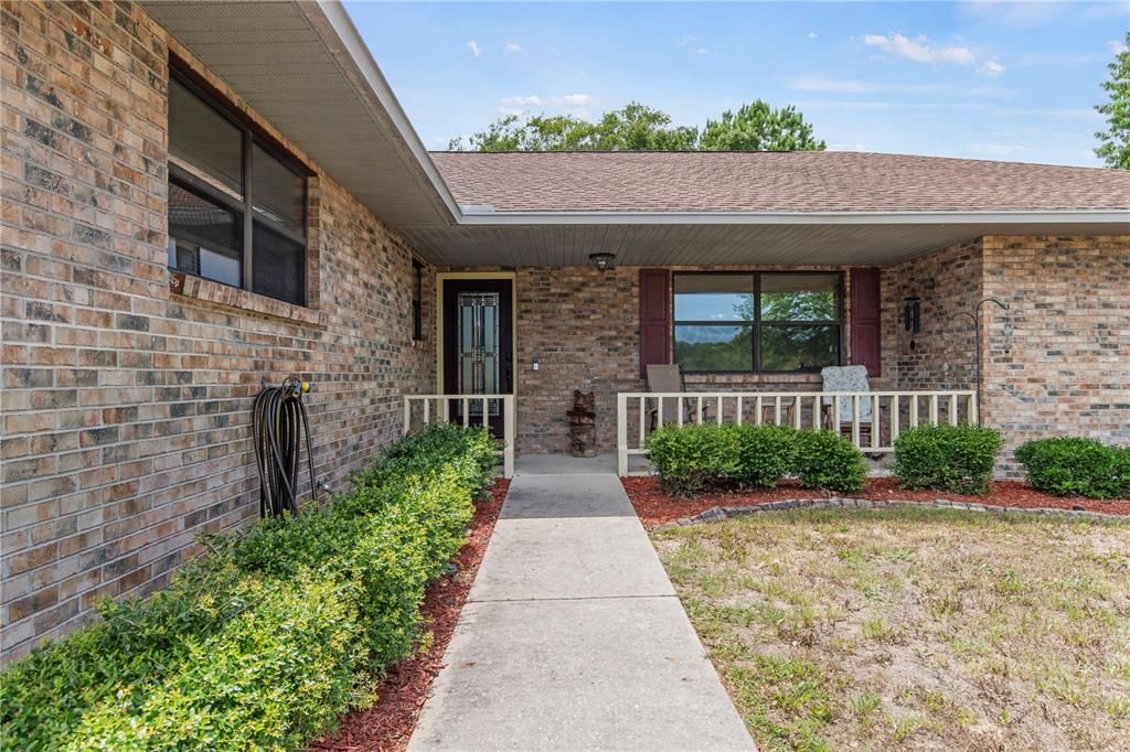 For Sale: $425,000 (3 beds, 2 baths, 1922 Square Feet)