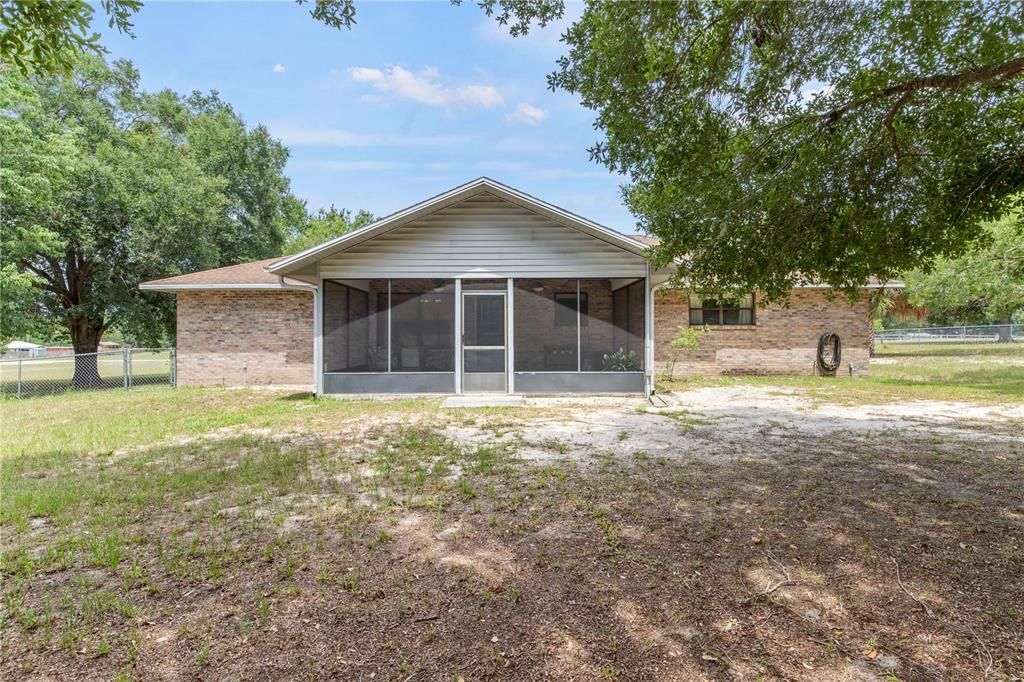 For Sale: $425,000 (3 beds, 2 baths, 1922 Square Feet)