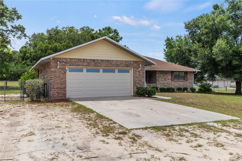 For Sale: $425,000 (3 beds, 2 baths, 1922 Square Feet)