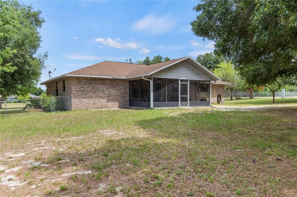 For Sale: $425,000 (3 beds, 2 baths, 1922 Square Feet)