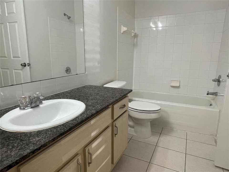 For Rent: $1,800 (2 beds, 2 baths, 1013 Square Feet)