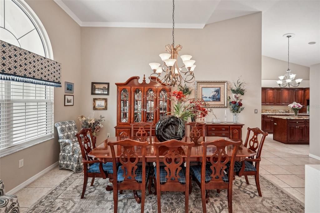For Sale: $749,000 (4 beds, 2 baths, 2582 Square Feet)