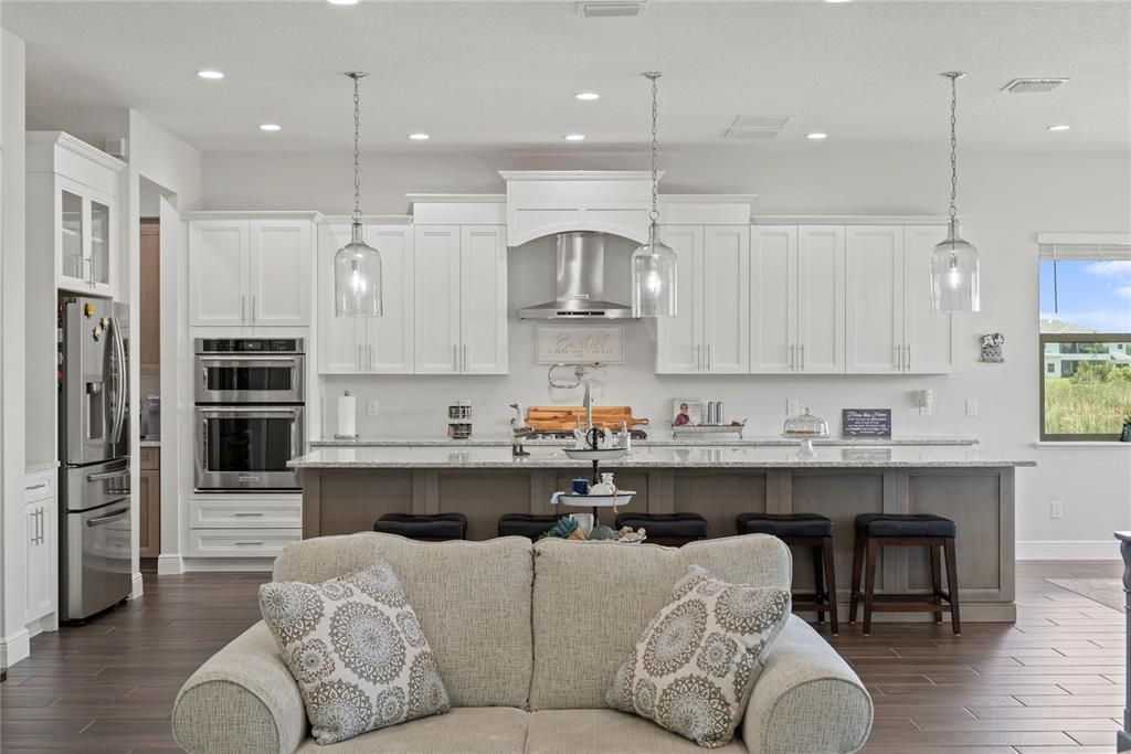 Kitchen with Breakfast Bar