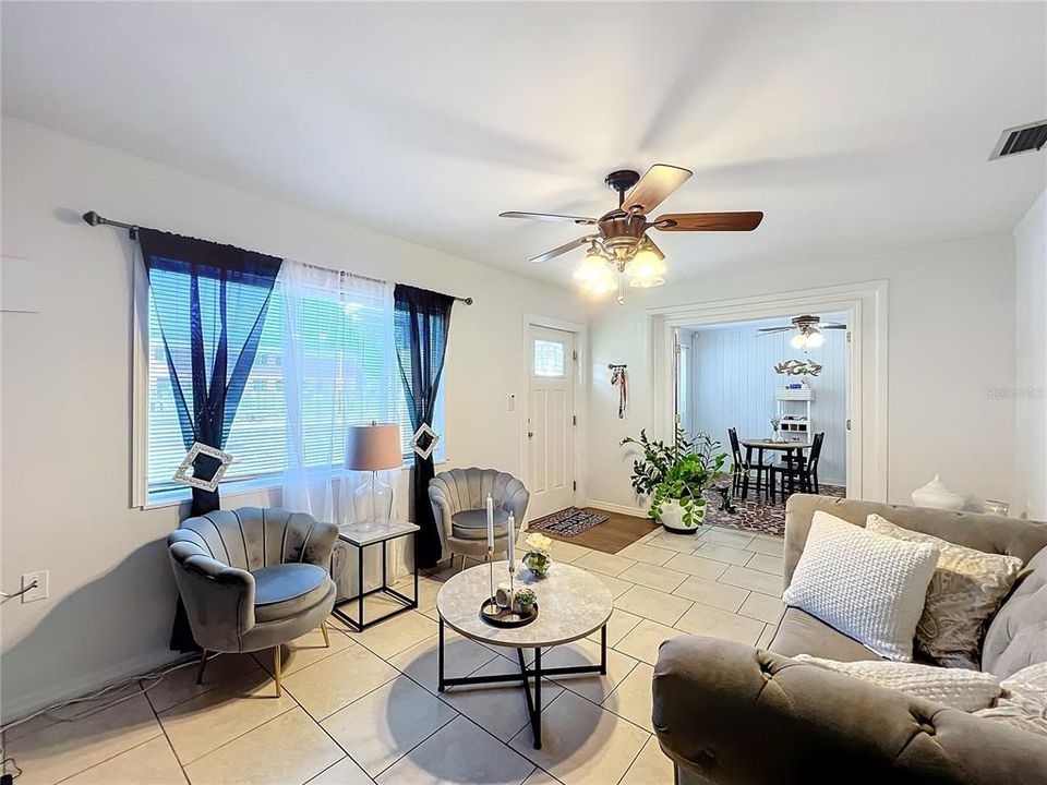 For Sale: $235,000 (3 beds, 1 baths, 1248 Square Feet)