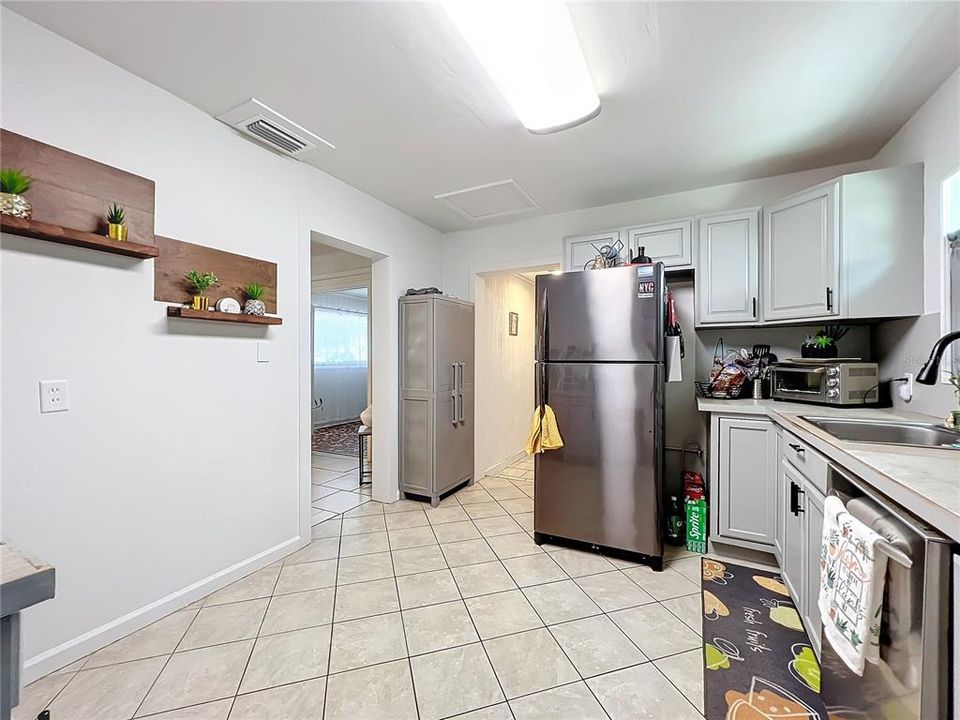 For Sale: $235,000 (3 beds, 1 baths, 1248 Square Feet)