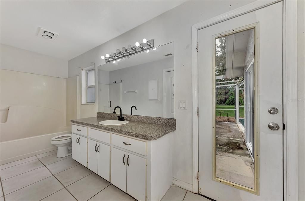 Active With Contract: $339,900 (4 beds, 2 baths, 1916 Square Feet)