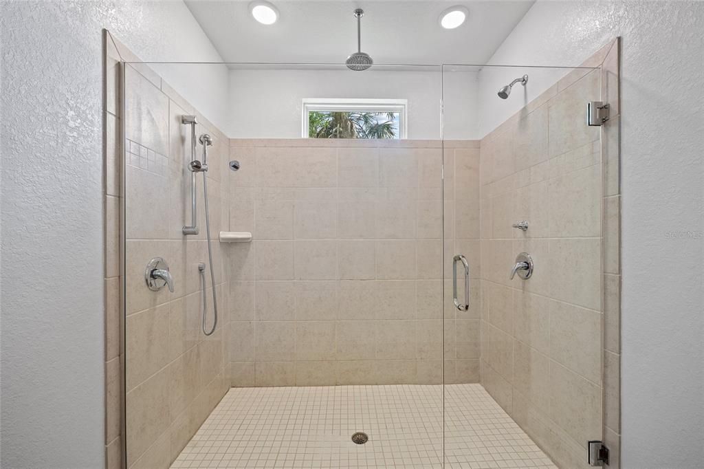 待售: $425,000 (4 贝兹, 3 浴室, 2438 平方英尺)