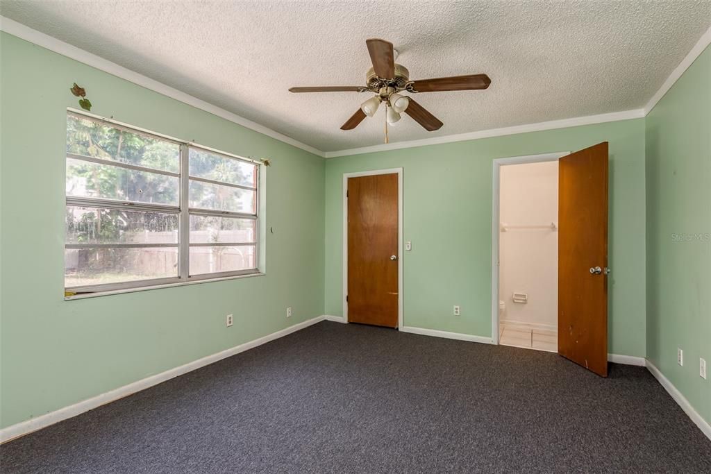 For Sale: $400,000 (3 beds, 1 baths, 1260 Square Feet)