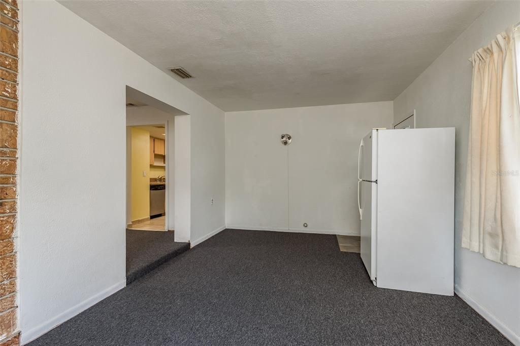 For Sale: $400,000 (3 beds, 1 baths, 1260 Square Feet)