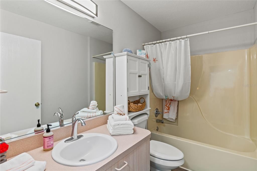 For Sale: $299,900 (2 beds, 2 baths, 1188 Square Feet)