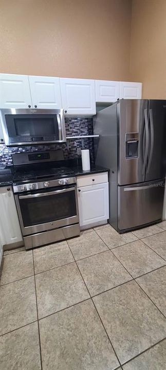 For Rent: $2,000 (2 beds, 2 baths, 1129 Square Feet)