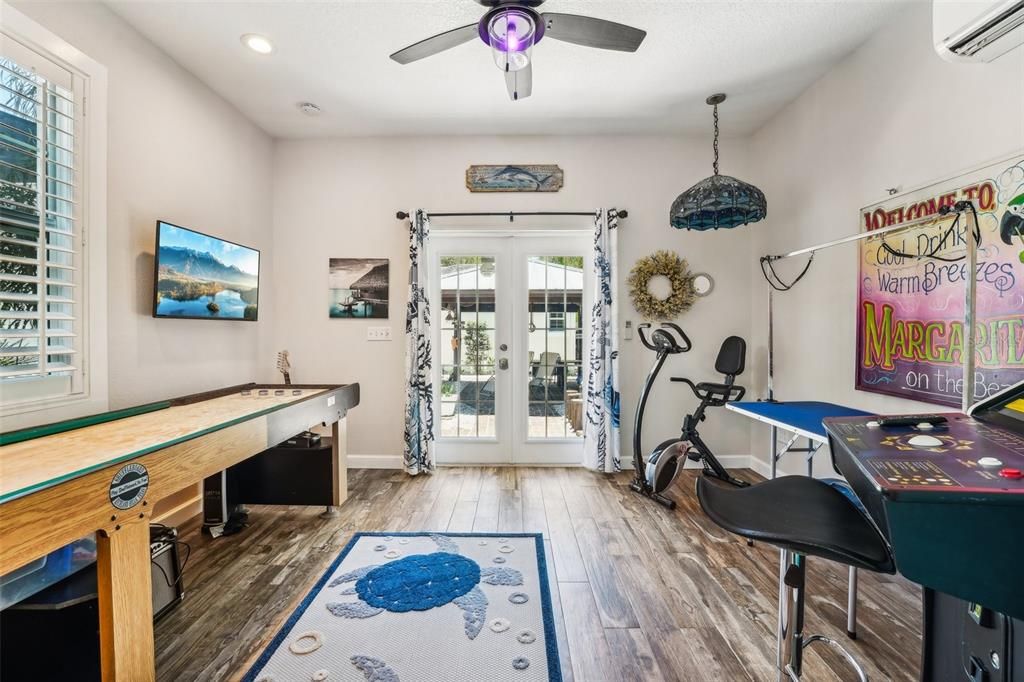 Active With Contract: $1,000,000 (4 beds, 3 baths, 2382 Square Feet)
