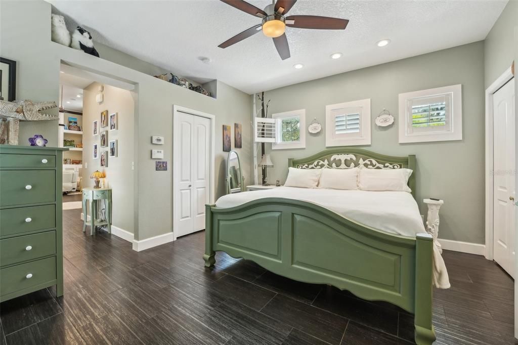 Active With Contract: $1,000,000 (4 beds, 3 baths, 2382 Square Feet)