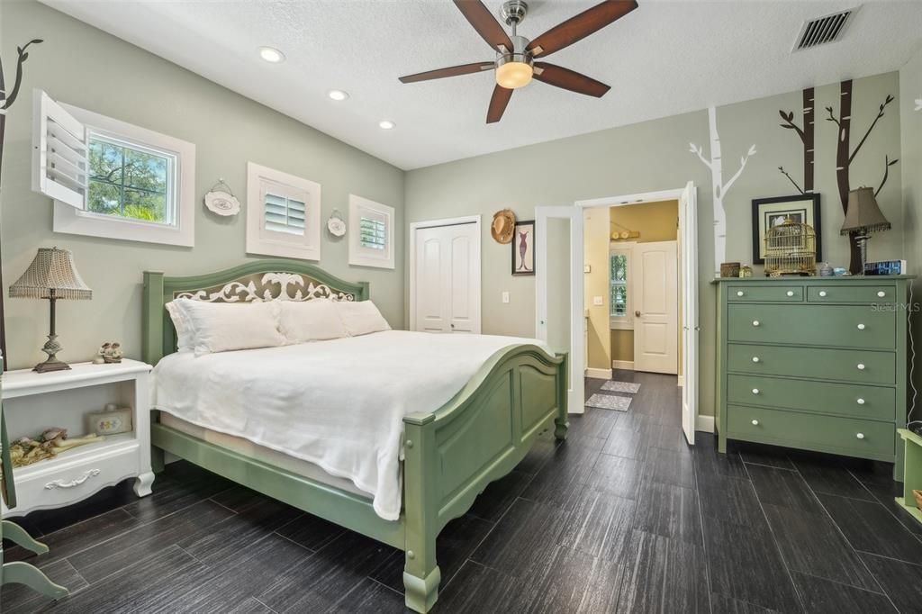 Active With Contract: $1,000,000 (4 beds, 3 baths, 2382 Square Feet)