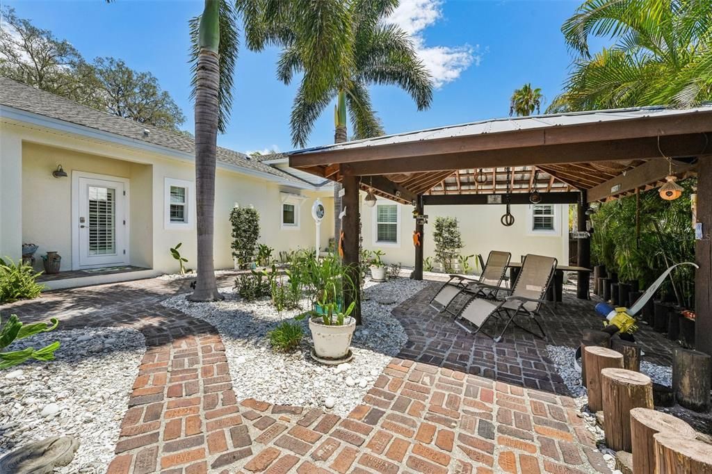 Active With Contract: $1,000,000 (4 beds, 3 baths, 2382 Square Feet)