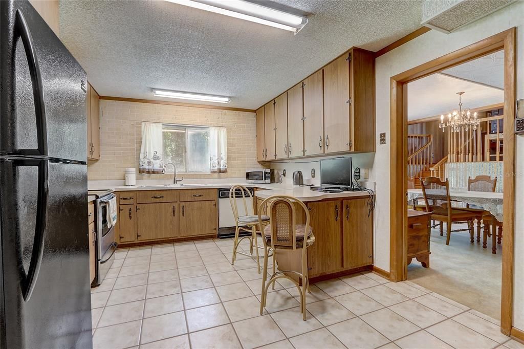 For Sale: $259,999 (3 beds, 1 baths, 2358 Square Feet)