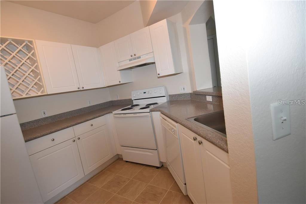 For Rent: $1,495 (1 beds, 1 baths, 715 Square Feet)