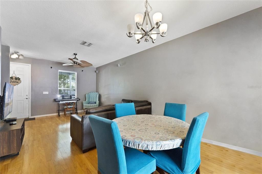 For Sale: $350,000 (2 beds, 2 baths, 1225 Square Feet)