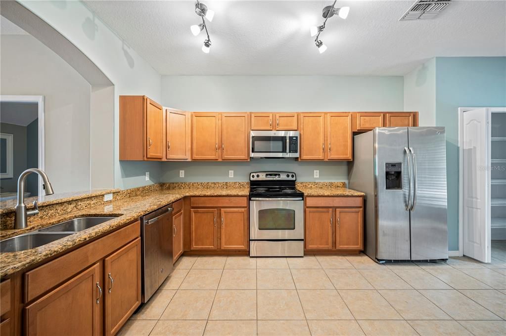 For Sale: $239,900 (3 beds, 2 baths, 1713 Square Feet)