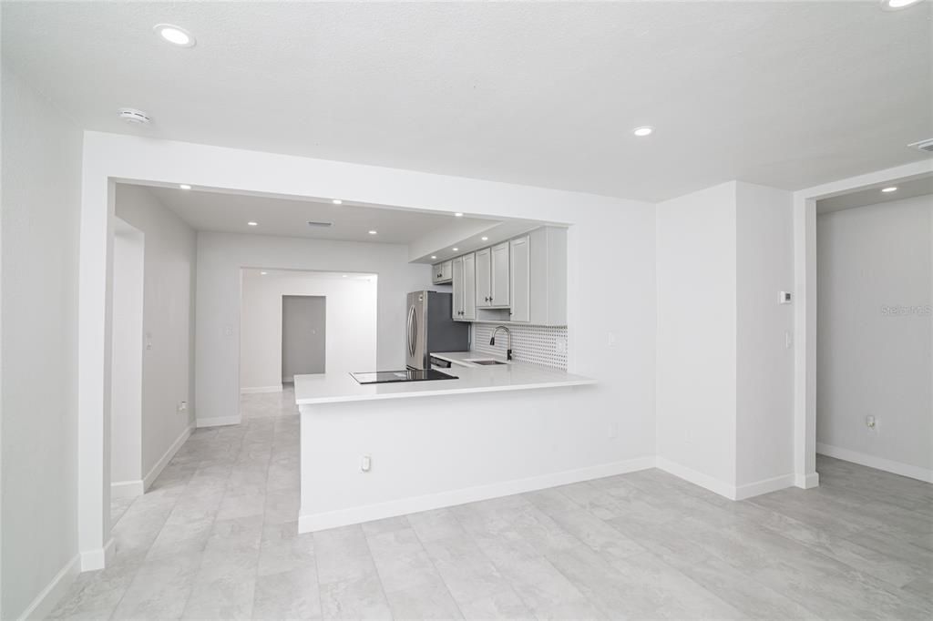 For Sale: $359,990 (4 beds, 2 baths, 1761 Square Feet)