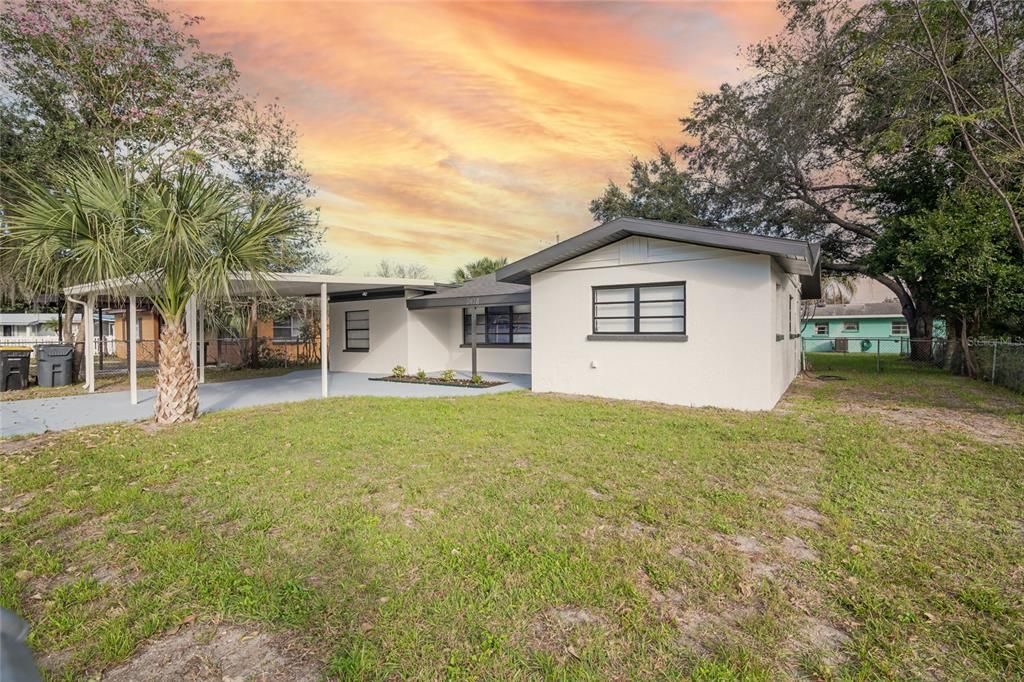 For Sale: $359,990 (4 beds, 2 baths, 1761 Square Feet)