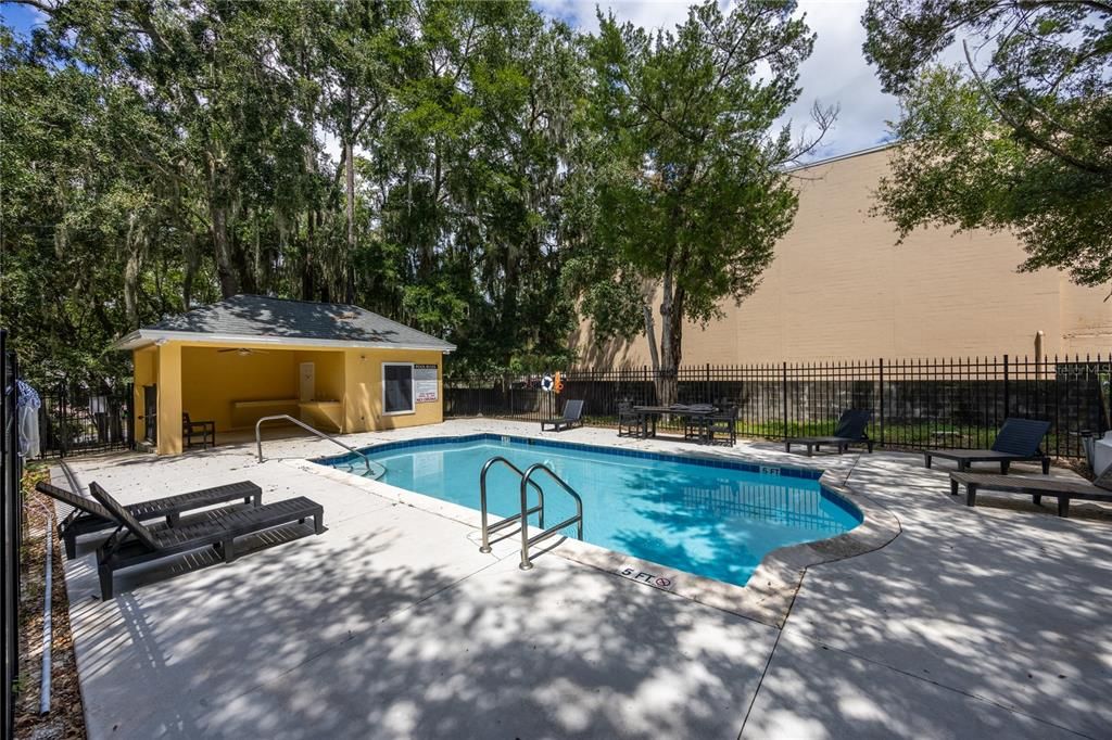 Active With Contract: $269,000 (3 beds, 3 baths, 1463 Square Feet)