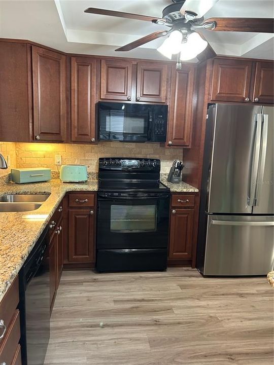 For Rent: $2,000 (2 beds, 2 baths, 1040 Square Feet)