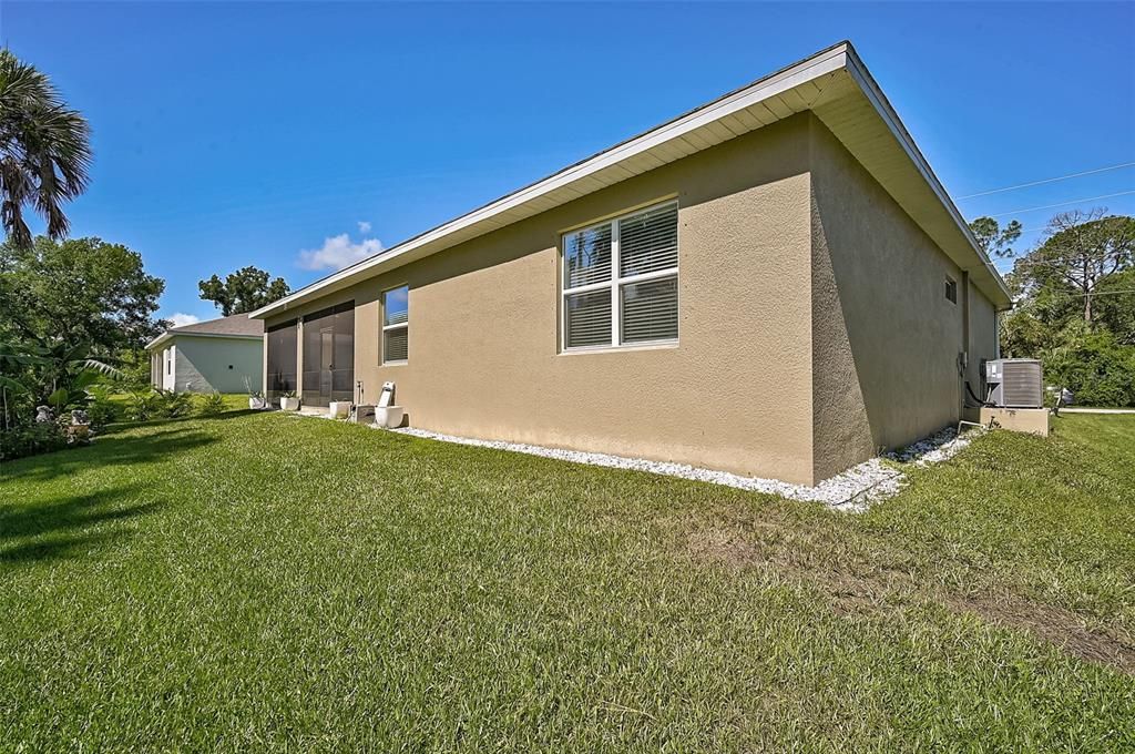 For Sale: $399,000 (3 beds, 2 baths, 1982 Square Feet)