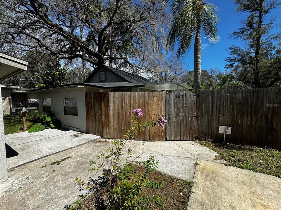 For Sale: $229,900 (2 beds, 2 baths, 1205 Square Feet)